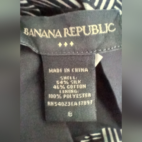 Banana Republic Geometric Print Pleated Skirt – Size 8 - Picture 5 of 6